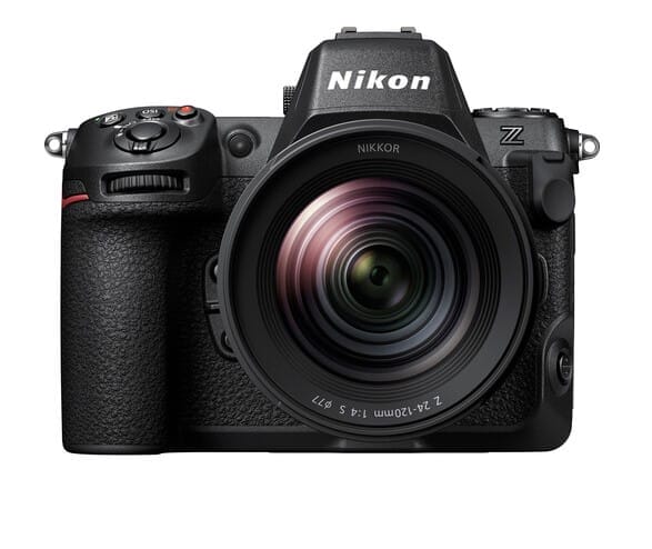 Nikon Z8 con obiettivo 24-120mm f/4 KIT